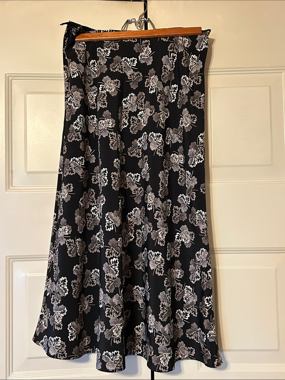 Geoffrey Beene Black Floral A-Line Skirt with White Print